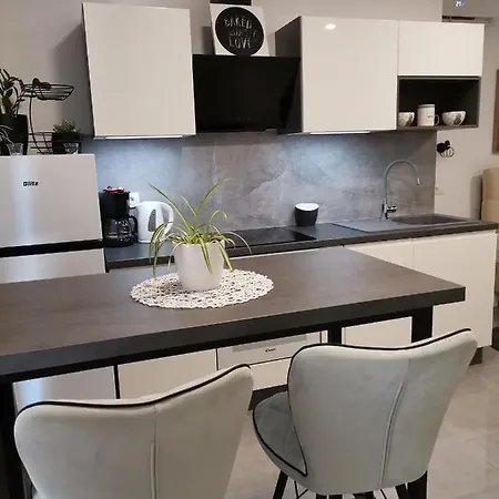 Apartment Cave With Free Parking Pula