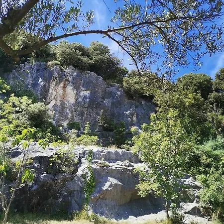 Apartman Cave With Free Parking