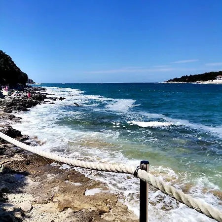 Cave With Free Parking Appartement Pula