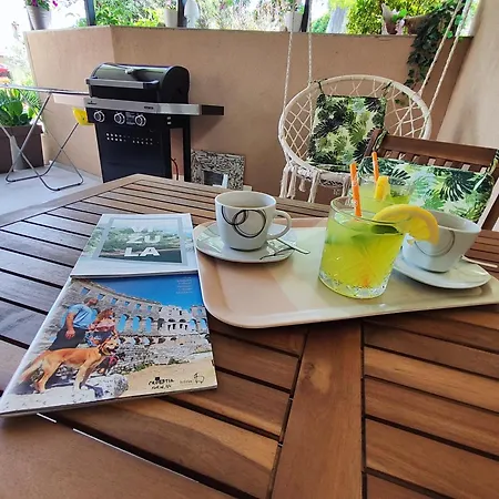 Appartement Cave With Free Parking Pula