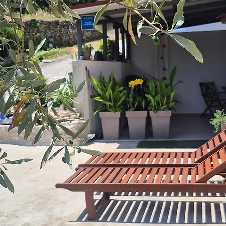 Cave With Free Parking Appartement *