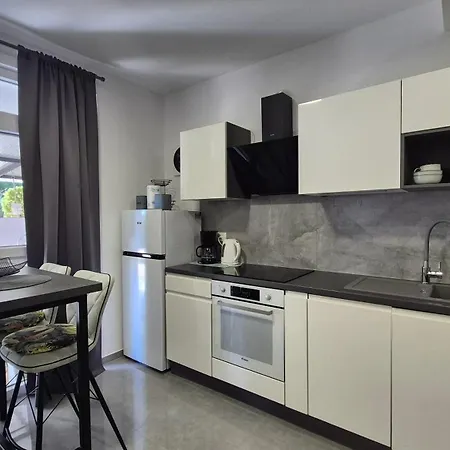 Appartement Cave With Free Parking Pula