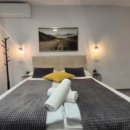 アパート Cave With A Terrace And Free Parking プーラ